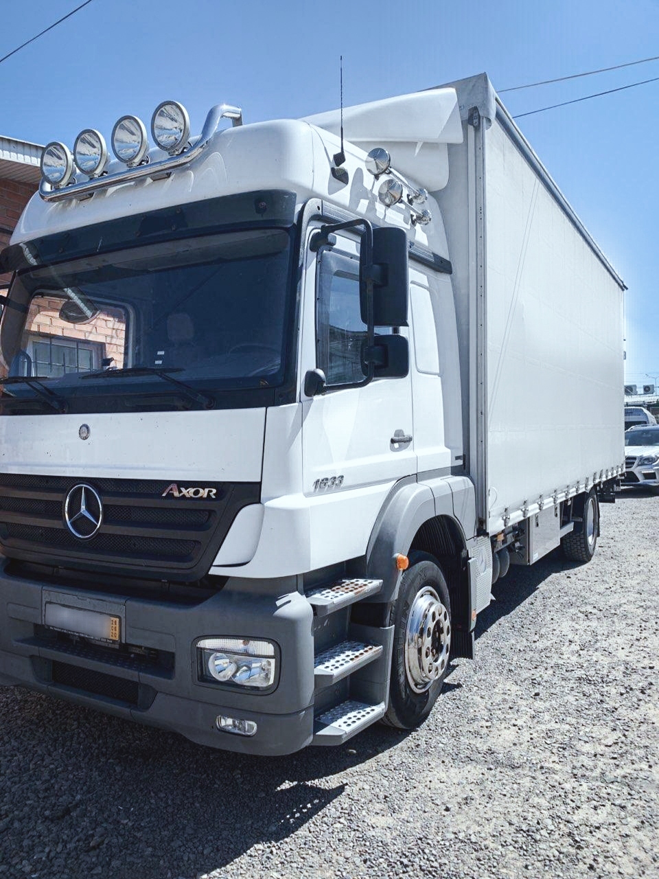 Машина 10 тонн Mercedes белый